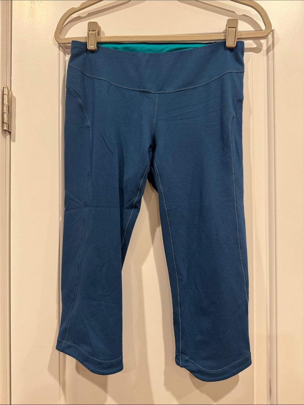 Blue Cropped Athletic Leggings with Teal Waistband